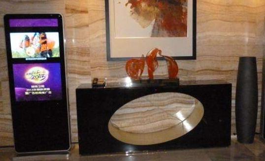 戶(hù)外高亮液晶屏廣告機(jī)